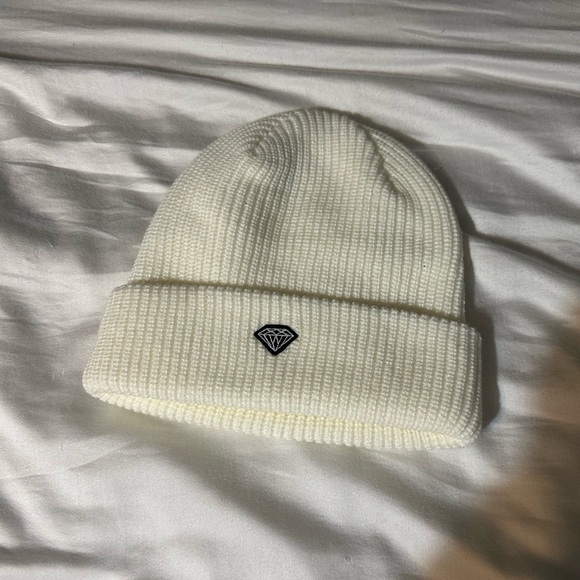 Never used cream/white Diamond supply beanie - Picture 1 of 1